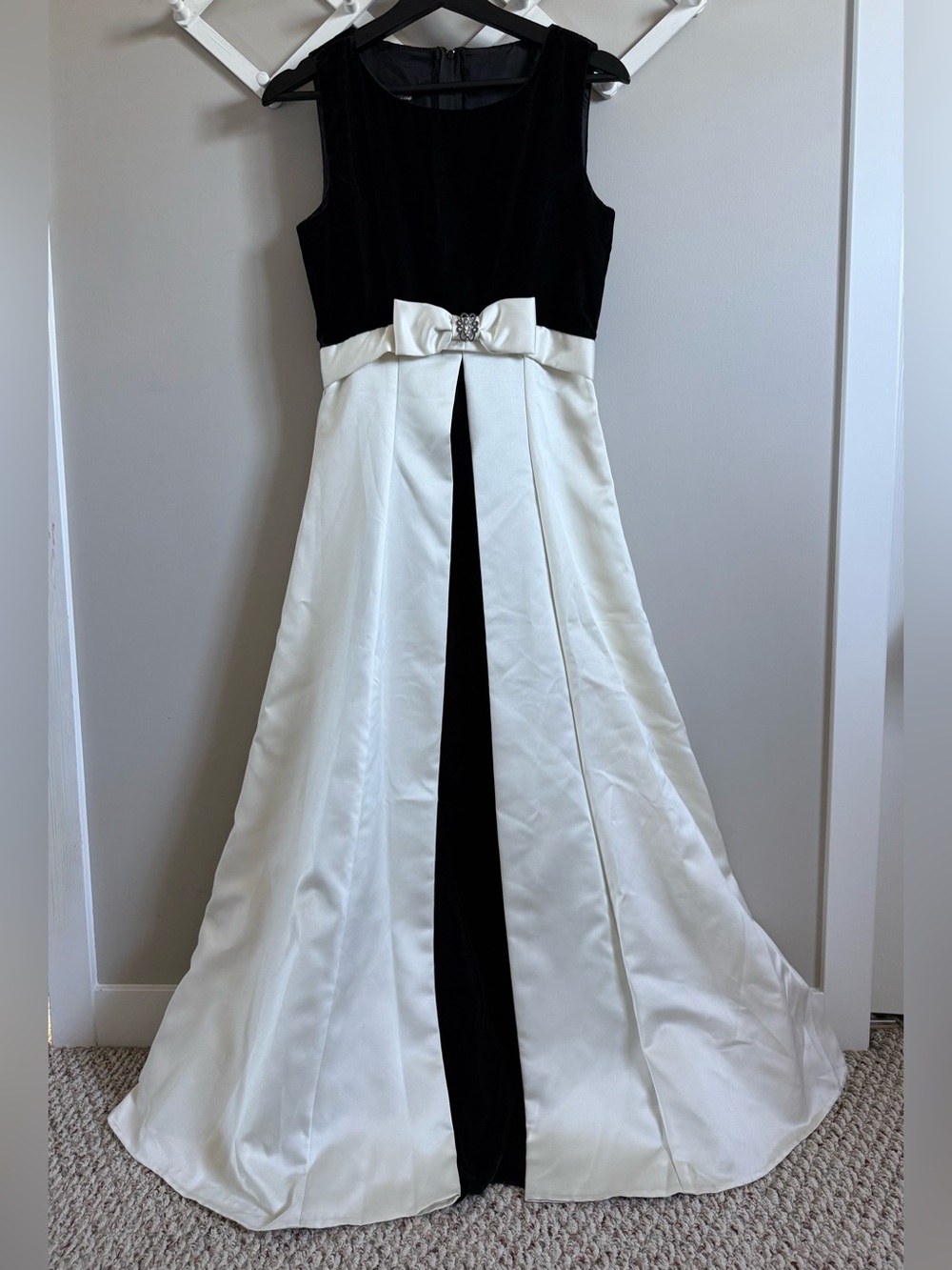 Vintage 90s Black & Cream A-line Prom Evening Dress Gown with Bow